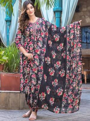 Floral Embellished Kurta Paired With Afghani Trouser & Dupatta 1
