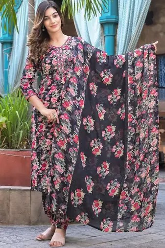 Floral Embellished Kurta Paired With Afghani Trouser & Dupatta