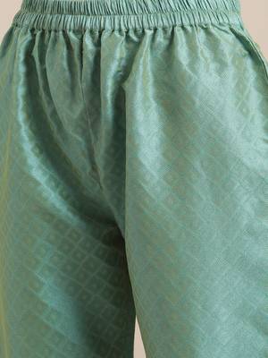 Women Sea Green Thread Embroidered Yoke Textured Kurta with Trouser 3