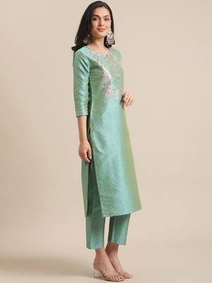 Women Sea Green Thread Embroidered Yoke Textured Kurta with Trouser 5