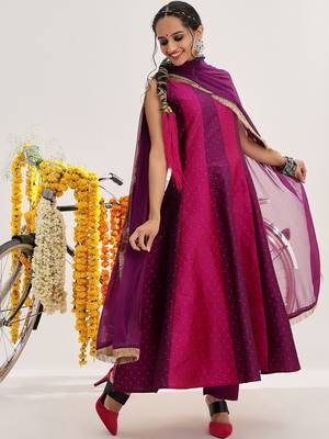 Woven Design Panelled Kurta & Trousers With Dupatta 7