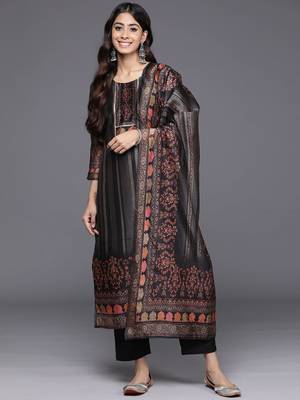 Ethnic Motifs Printed Regular Chanderi Silk Kurta with Trousers & With Dupatta 1