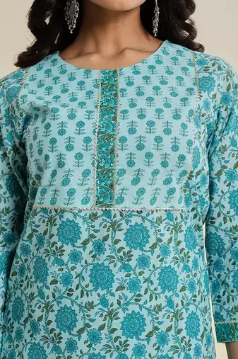 Floral Printed Regular Kurta with Trousers & With Dupatta