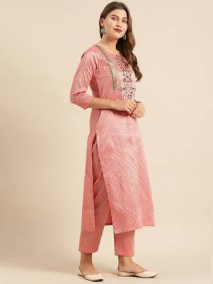 Women Pink & Gold-Toned Embroidered Kurta with Trousers 3