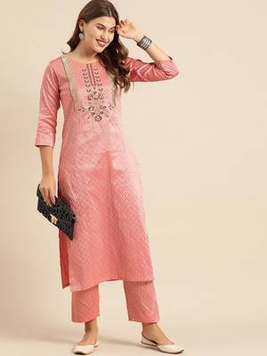 Women Pink & Gold-Toned Embroidered Kurta with Trousers 5