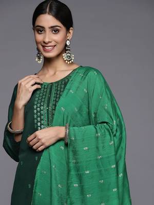 Women Green Ethnic Motifs Embroidered Kurta with Trousers & Dupatta 2