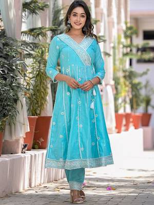 Thread Embroidered Anarkali Kurta With Trouser & Dupatta 1