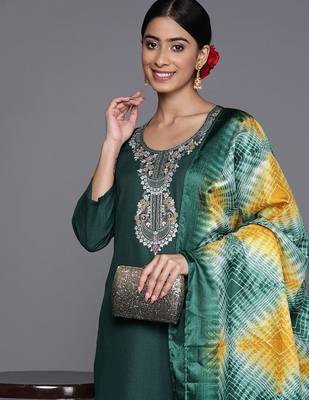 Floral Zari Embroidered Kurta With Trousers & Dupatta 2