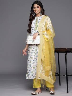 Floral Printed Regular Thread Work Kurta With Trousers & Dupatta 1