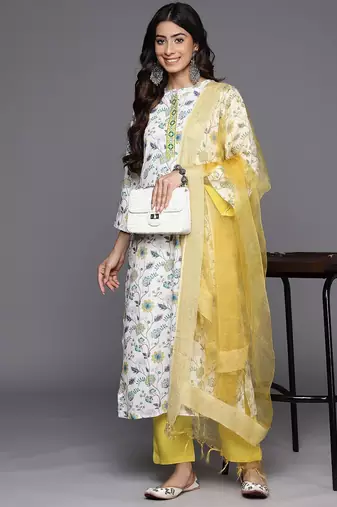 Floral Printed Regular Thread Work Kurta With Trousers & Dupatta