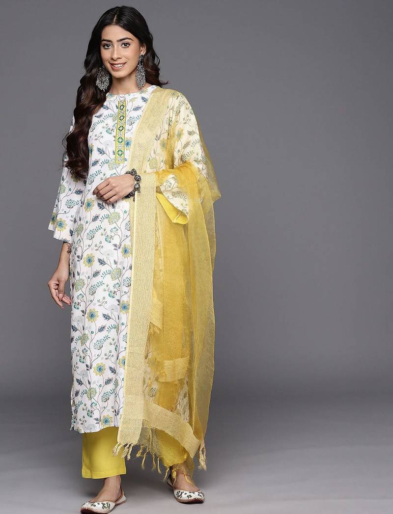 Floral Printed Regular Thread Work Kurta With Trousers & Dupatta