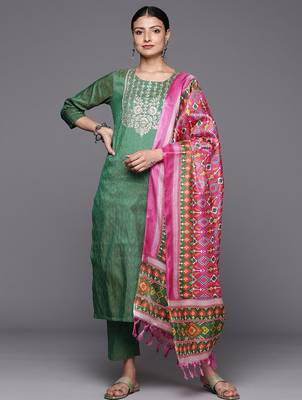 Women Ethnic Motifs Embroidered Kurta with Trousers & With Dupatta 1