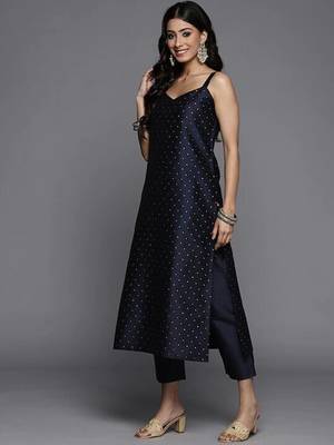 Women Abstract Printed Kurta with Trousers & With Dupatta 1