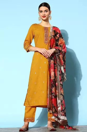 Women Ethnic Motifs Silk Blend Hyper Texture Kurta Set