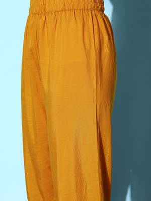Women Ethnic Motifs Silk Blend Hyper Texture Kurta Set 6