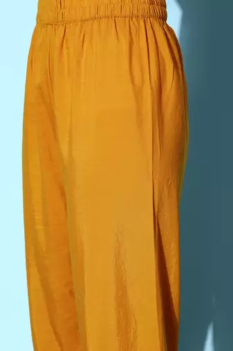Women Ethnic Motifs Silk Blend Hyper Texture Kurta Set