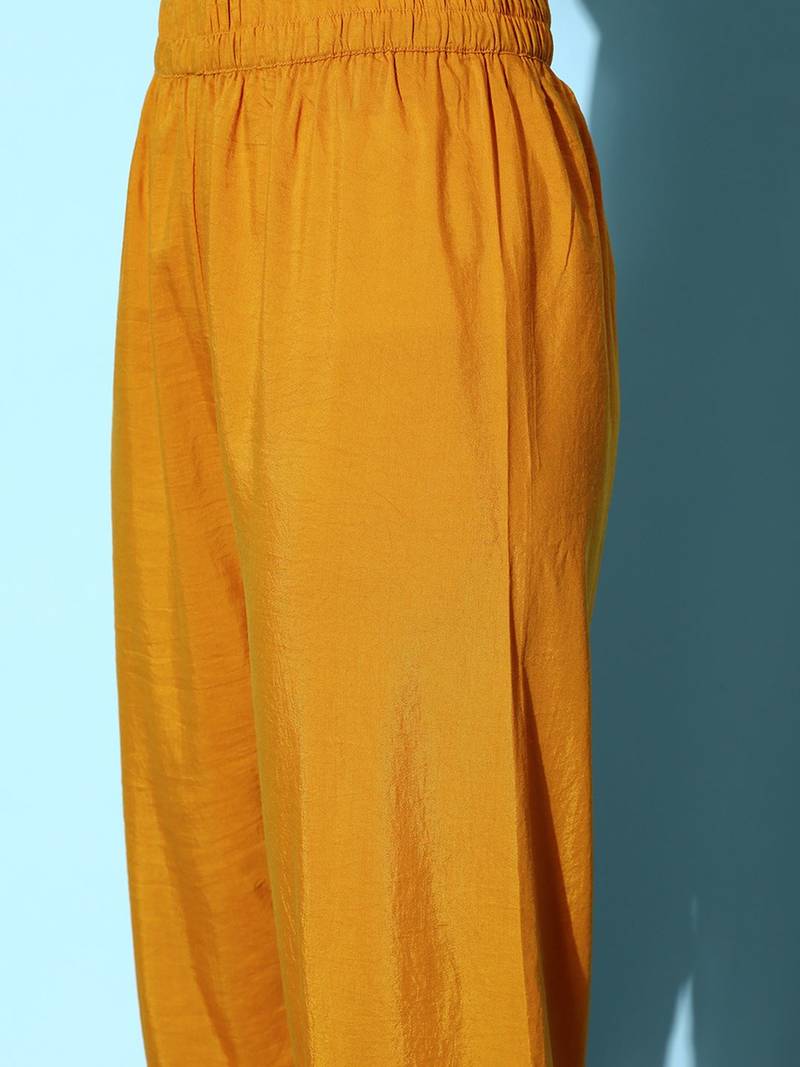 Women Ethnic Motifs Silk Blend Hyper Texture Kurta Set