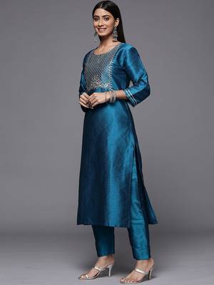 Ethnic Motifs Yoke & Woven Design Straight Kurta with Trousers & With Dupatta 6