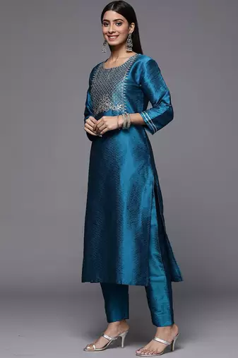 Ethnic Motifs Yoke & Woven Design Straight Kurta with Trousers & With Dupatta