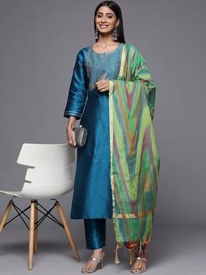 Ethnic Motifs Yoke & Woven Design Straight Kurta with Trousers & With Dupatta 8