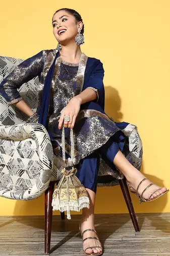 Women Floral Silk Blend Woven Metallic Kurta Set