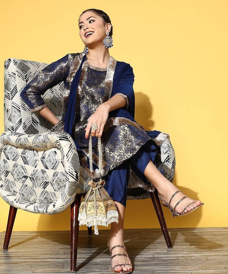 Women Floral Silk Blend Woven Metallic Kurta Set