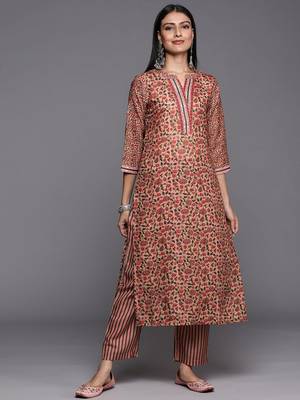 Women Peach-Coloured Ethnic Motifs Printed Kurta with Trousers 1