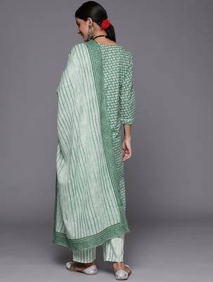 Women Green Floral Printed Pure Cotton Kurta with Trousers & With Dupatta 6