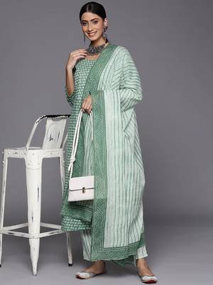 Women Green Floral Printed Pure Cotton Kurta with Trousers & With Dupatta 7