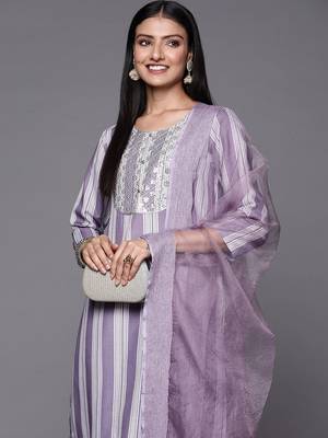 Women Lavender & White Embroidered Kurta with Trousers & Dupatta 2