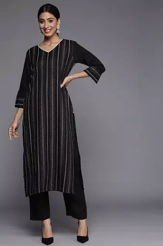 Women Black Printed Kurta with Trousers