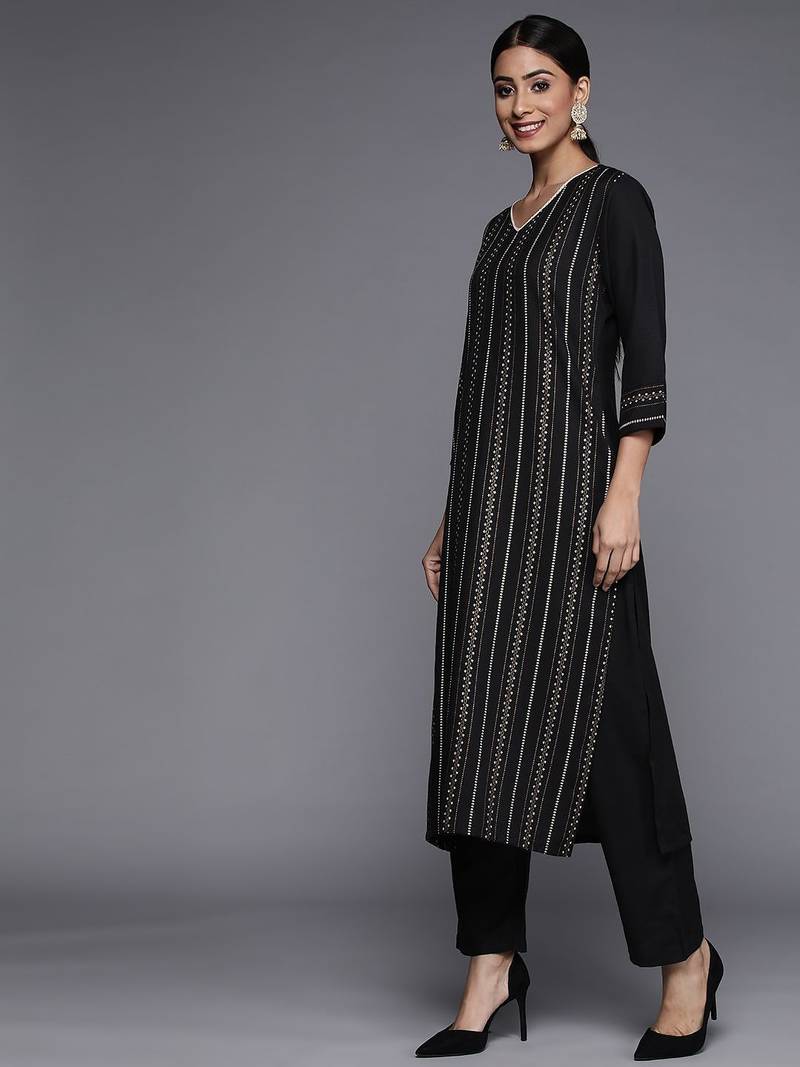 Women Black Printed Kurta with Trousers