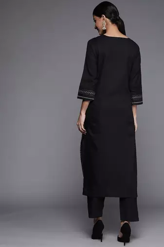Women Black Printed Kurta with Trousers
