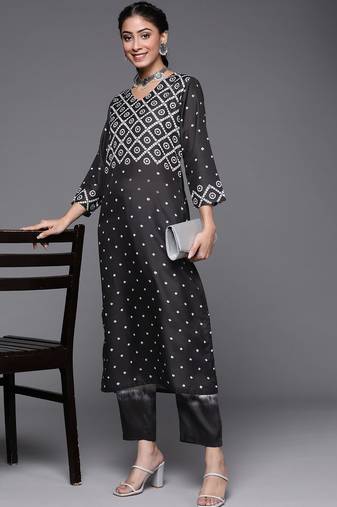 Women Black Ethnic Motifs Printed Kurta with Trousers