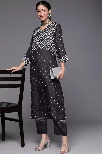 Women Black Ethnic Motifs Printed Kurta with Trousers