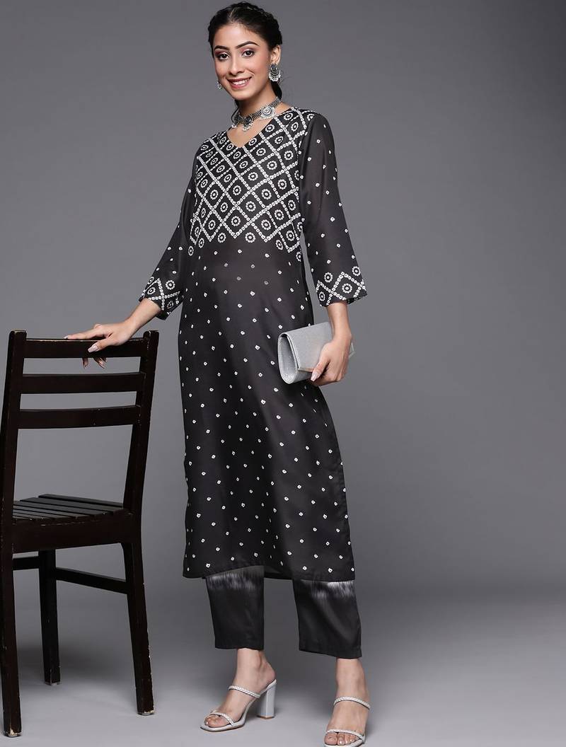 Women Black Ethnic Motifs Printed Kurta with Trousers