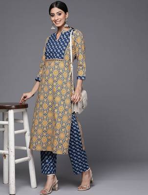Women Beige & Blue Printed Pure Cotton Kurta with Trousers 1