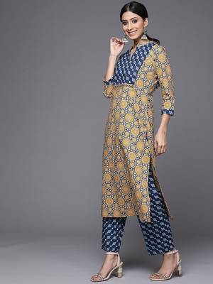 Women Beige & Blue Printed Pure Cotton Kurta with Trousers 4