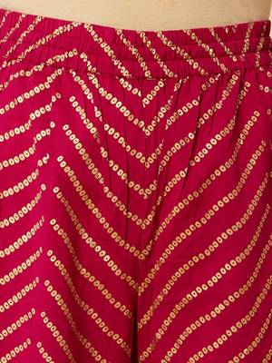 Women Magenta Printed Kurta with Palazzos 3