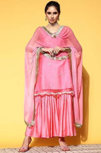 women ethnic motifs embroidered sleeveless kurta with sharara & dupatta