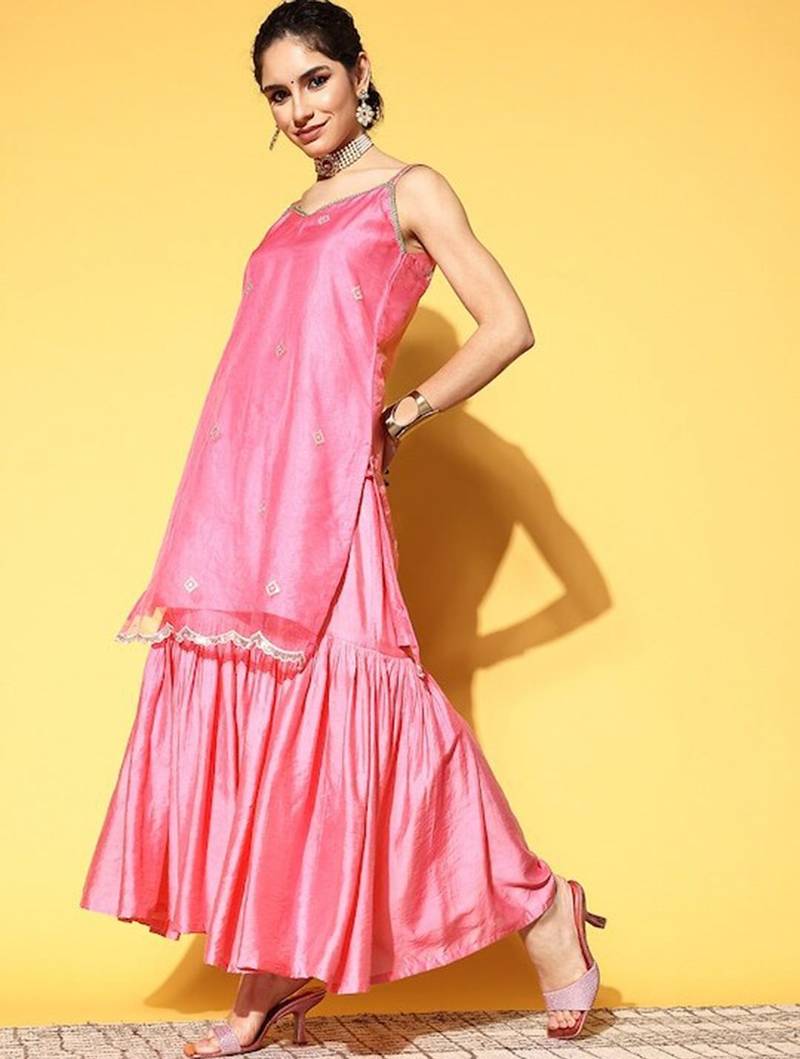 Women Ethnic Motifs Embroidered Sleeveless Kurta with Sharara & Dupatta