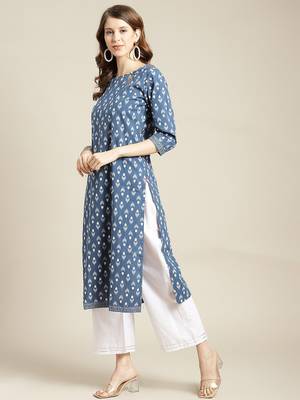 Women Blue Ethnic Motifs Printed Kurta with Trousers 4