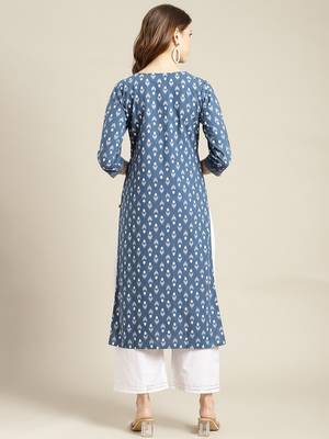 Women Blue Ethnic Motifs Printed Kurta with Trousers 5