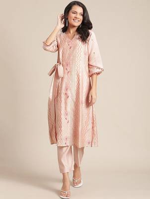 Women Peach-Coloured Printed Regular Kurta with Trousers 1