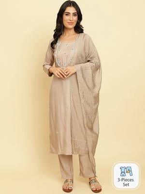 Ethnic Motifs Embroidered Kurta With Trousers & Dupatta 1