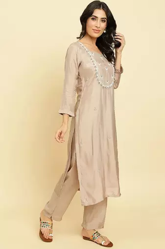 Ethnic Motifs Embroidered Kurta With Trousers & Dupatta