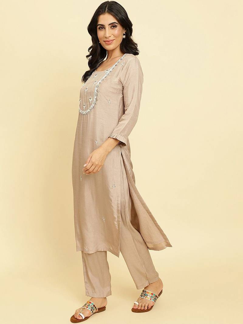 Ethnic Motifs Embroidered Kurta With Trousers & Dupatta