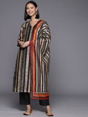 Printed Regular Chanderi Cotton Kurta with Trousers & Dupatta 1