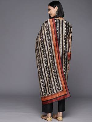 Printed Regular Chanderi Cotton Kurta with Trousers & Dupatta 6