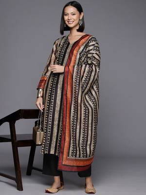 Printed Regular Chanderi Cotton Kurta with Trousers & Dupatta 7